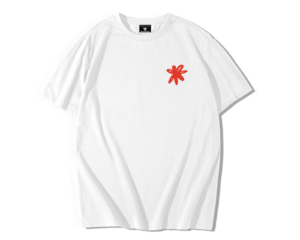 T-shirt oversize premium blanc SportiStyles avec petit emblème rouge côté cœur